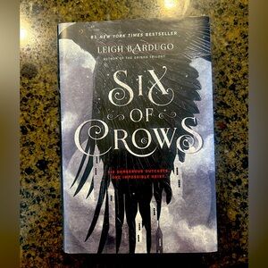❤️First Edition 2015 Six of Crows Hardcover Book with sprayed edges